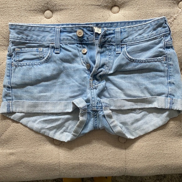 Hollister Jean shorts - Picture 1 of 3
